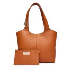 Torebka Coccinelle. Brązowe torebki klasyczne Coccinelle, bez wzorów, klasyczne, bez dodatków. Za 1,269.00 zł.