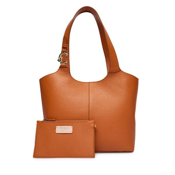 Torebka Coccinelle. Brązowe torebki klasyczne Coccinelle, bez wzorów, klasyczne, bez dodatków. Za 1,269.00 zł.