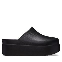Klapki Crocs. Czarne klapki Crocs, bez wzorów, bez obcasa, bez zapięcia. Za 179.99 zł.