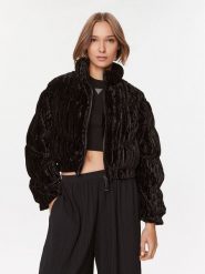 Guess Kurtka puchowa Roux W3BL10 KBWC2 Czarny Relaxed Fit. Czarne kurtki Guess, na zimę, m, z aplikacjami, z puchu, bez kaptura. Za 799.99 zł.
