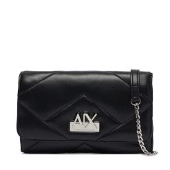 Torebka Armani Exchange. Czarne kopertówki Armani Exchange, bez wzorów, wizytowe, bez dodatków. Za 454.99 zł.