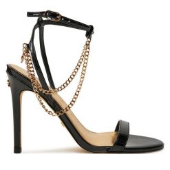 Sandały Guess. Czarne sandały Guess, z aplikacjami, bez obcasa, na szpilce, bez zapięcia. Za 629.99 zł.