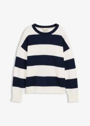 Sweter oversize z miękkiej mieszanki wiskozy. Białe swetry bonprix, bez wzorów, z wiskozy, bez ramiączek. Za 129.99 zł.