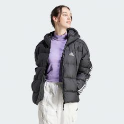 Kurtka Essentials 3-Stripes Mid Down Hooded. Czarne kurtki adidas, s, bez wzorów, z materiału, bez kaptura. Za 699.00 zł.