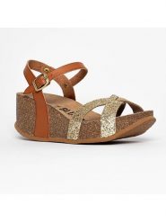 Blue Bay Skórzane sandały "Guimauve" w kolorze jasnobrązowo-złotym na koturnie rozmiar: 38. Brązowe sandały Blue Bay, bez wzorów, z otwartym noskiem, bez obcasa, na koturnie, bez zapięcia. Za 135.81 zł.