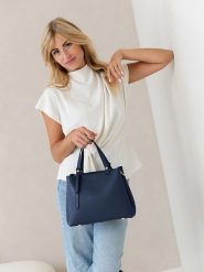 Lia Biassoni Skórzana torebka "Bardine" w kolorze granatowym - 28 x 21 x 15 cm rozmiar: onesize. Niebieskie torebki klasyczne Lia Biassoni, bez wzorów, z materiału, na ramię, bez dodatków. Za 304.99 zł.