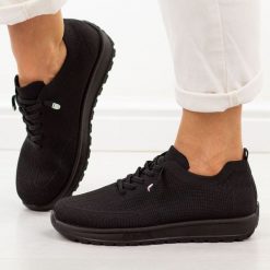 Czarne sportowe buty damskie News 231. Czarne buty sportowe lifestyle NEWS, na lato, bez wzorów, z dresówki, casualowe, bez zapięcia. Za 129.00 zł.