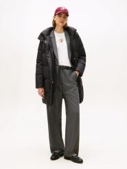 Tommy Hilfiger płaszcz puchowy Kobiety Sztuczne włókno czarny, S. Czarne płaszcze Tommy Hilfiger, s, bez wzorów, z puchu, bez kaptura. Za 949.95 zł.