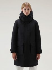 Woolrich Parka puchowa "Cayuta" w kolorze czarnym rozmiar: L. Czarne płaszcze Woolrich, l, bez wzorów, z puchu, bez kaptura. Za 1,563.09 zł.