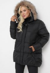 Czarna Kurtka z Kapturem i Sztucznym Futerkiem Tsani. Czarne kurtki Born2be, na zimę, plus size, z aplikacjami, z jeansu, biznesowe, z kapturem. W wyprzedaży za 244.99 zł.
