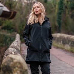 Dlx Samantha - Damska kurtka softshellowa Dlx Eco w kolorze czarnym. Czarne kurtki przejściowe sportowe DLX, bez wzorów, z polaru, bez kaptura, trekkingowe. Za 471.00 zł.