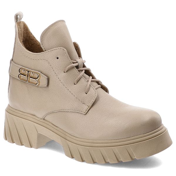 Beżowe Botki Armodo Modne Obuwie Damskie. Brązowe botki Armodo, bez wzorów, ze skóry, eleganckie, przed kolano, bez obcasa, bez zapięcia. Za 369.00 zł.