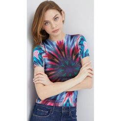 Desigual sweter 22SWTKB6 damski. Swetry Desigual, s, bez wzorów, z dzianiny, bez ramiączek. W wyprzedaży za 134.99 zł.