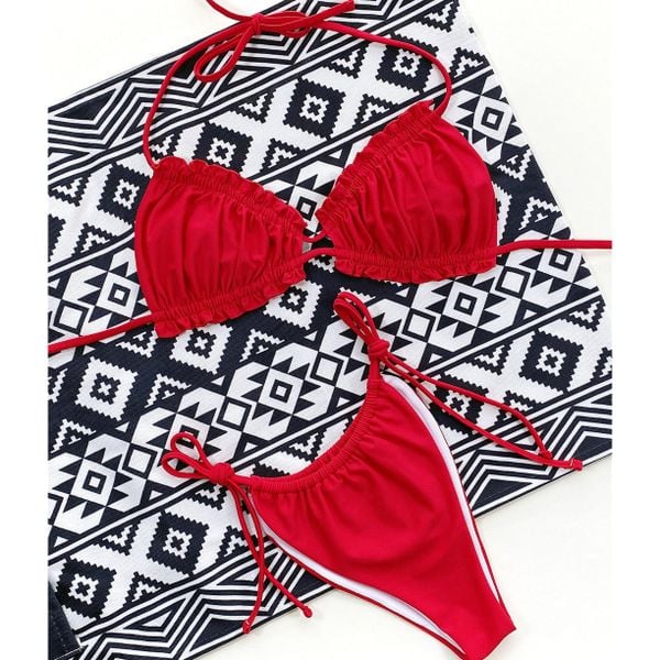 Bikini wiązane na szyi z regulacją na plażę i basen Greti. Zielone bikini Intica, bez wzorów, z materiału, klasyczne. W wyprzedaży za 139.00 zł.