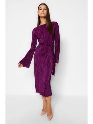 Trendyol Sukienka w kolorze fioletowym rozmiar: XL. Różowe sukienki Trendyol, xl, bez wzorów, z tkaniny, bez kołnierzyka, bez ramiączek, midi. Za 91.56 zł.