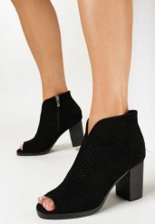 Czarne Botki z Ażurową Cholewką Peep Toe Arriavinia. Czarne botki Born2be, w ażurowe wzory, z otwartym noskiem, bez obcasa, na obcasie, bez zapięcia. W wyprzedaży za 104.99 zł.