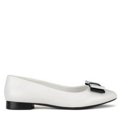 Baleriny Lasocki. Białe baleriny Lasocki, bez wzorów, bez obcasa, bez zapięcia. Za 169.99 zł.