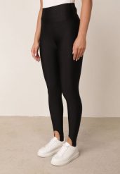Czarne Legginsy z Wysokim Stanem Zakończone Zapiętkami Evalla. Czarne legginsy Born2be, bez wzorów, z jeansu. Za 79.99 zł.