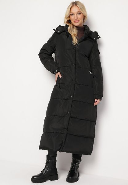 Czarna Długa Kurtka Płaszcz Pikowana z Kapturem Bellique. Czarne kurtki Born2be, na zimę, xl, z aplikacjami, z kapturem. Za 299.99 zł.