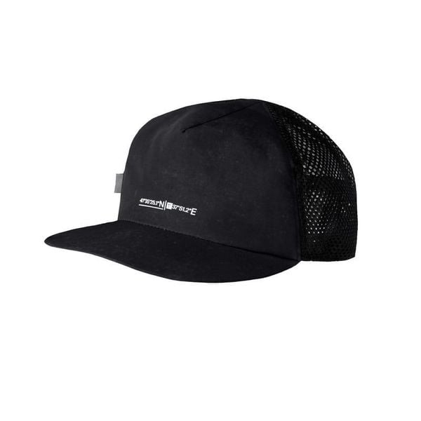 Czapka z daszkiem składana Buff Pack Trucker Cap. Czarne czapki z daszkiem Buff, bez wzorów, sportowe. W wyprzedaży za 142.40 zł.