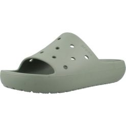 Klapki Crocs Model Classic Slide V2 Kolor Zielony. Zielone klapki Crocs, bez wzorów, z gumy, sportowe, bez obcasa, bez zapięcia. Za 197.00 zł.