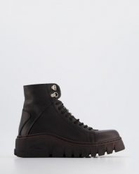 BOTKI DAMSKIE D22KB-1470 BLACK. Czarne botki Venezia, bez wzorów, ze skóry, bez obcasa, bez zapięcia. Za 369.00 zł.