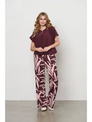 &Co Woman Spodnie w kolorze jasnoróżowo-bordowym rozmiar: L. Czerwone spodnie materiałowe &Co Woman, bez wzorów, z materiału, z podwyższonym stanem. Za 143.56 zł.