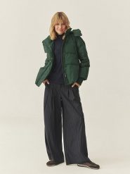 TATUUM Kurtka zimowa w kolorze zielonym rozmiar: 44. Zielone kurtki Tatuum, na zimę, bez wzorów, z puchu, bez kaptura. Za 387.95 zł.