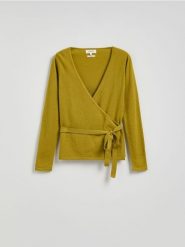 Wełniany kardigan z wiązaniem - oliwkowy. Zielone swetry Reserved, l, bez wzorów, z dzianiny, bez ramiączek. W wyprzedaży za 179.99 zł.