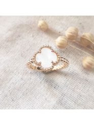 Atelier MIU Pozłacany pierścionek z masą perłową rozmiar: onesize. Białe pierścionki atelier MIU, z perłą, pozłacane. Za 61.02 zł.