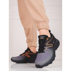 Buty trekkingowe damskie DK Softshell czarno szare czarne. Czarne buty trekkingowe z materiału, bez zapięcia. Za 246.94 zł.