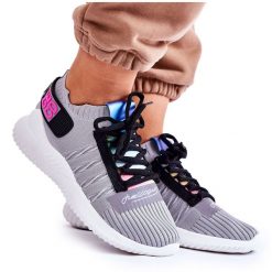 Damskie Wsuwane Sportowe Buty Sneakersy Szare Klayra. Szare buty treningowe bez wzorów, z gumy, bez zapięcia. Za 145.53 zł.