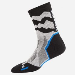 Skarpety do biegania w terenie Millet Intense Crew Socks Czarny. Czarne skarpetki Millet, bez wzorów, z tkaniny. Za 89.00 zł.