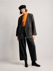 Marynarka z wełną - brązowy. Brązowe marynarki i żakiety Reserved, l, bez wzorów, z tkaniny, bez ramiączek. Za 349.99 zł.