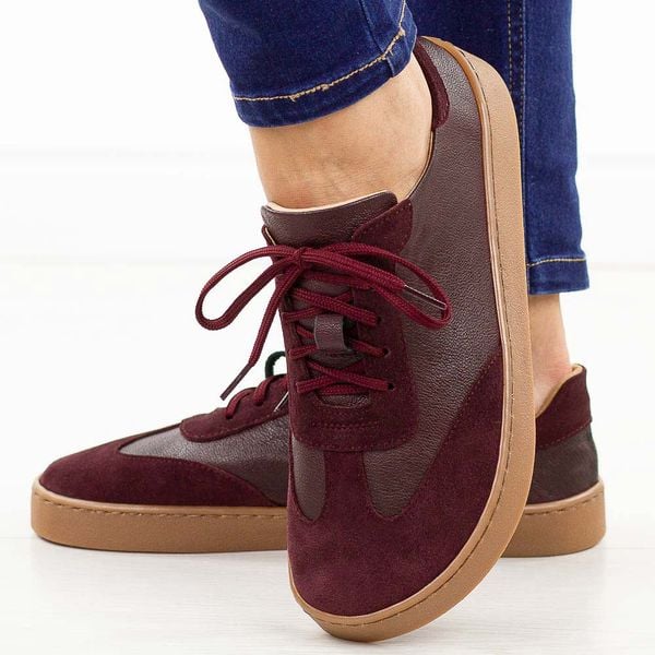 Bordowe skórzane Polskie półbuty damskie barefoot Deoni Bf01. Czerwone półbuty wsuwane Deoni, na wiosnę, bez wzorów, z jeansu, biznesowe, bez obcasa. W wyprzedaży za 377.10 zł.