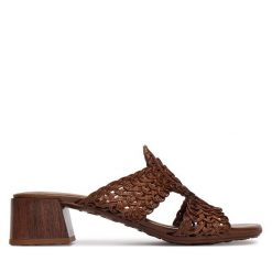 Klapki Hispanitas. Brązowe klapki Hispanitas, bez wzorów, bez obcasa, bez zapięcia. Za 549.99 zł.