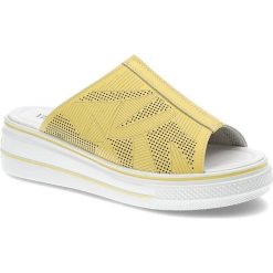 Żółte Klapki Vinceza Modne Buty Na Lato. Żółte klapki VINCEZA, bez wzorów, bez obcasa, na koturnie, bez zapięcia. Za 169.00 zł.