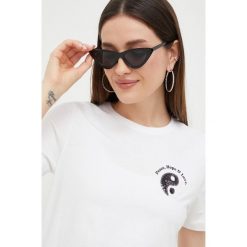 Only t-shirt bawełniany kolor biały. Białe t-shirty ONLY, bez wzorów, z bawełny, bez kołnierzyka, bez ramiączek. Za 69.99 zł.