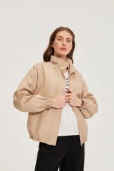 Kurtka ze stójką beżowa. Brązowe kurtki MOODO, l, bez wzorów, z bawełny, bez kaptura. Za 179.99 zł.