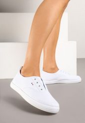 Białe Wsuwane Tenisówki w Casualowym Stylu Sepessa. Białe trampki Renee, bez wzorów, z jeansu, eleganckie, bez zapięcia. W wyprzedaży za 39.99 zł.