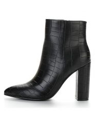 C'M Botki w kolorze czarnym rozmiar: 41. Czarne botki C'M, bez wzorów, z materiału, eleganckie, bez obcasa, bez zapięcia. Za 151.90 zł.