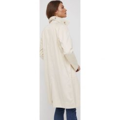 Calvin Klein płaszcz damski kolor beżowy przejściowy. Brązowe płaszcze Calvin Klein, bez wzorów, z lyocellu, bez kaptura. W wyprzedaży za 959.99 zł.