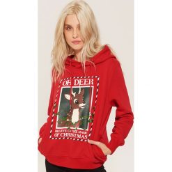 Bluza ze świątecznym nadrukiem - Czerwony. Bluzy marki DOMYOS. W wyprzedaży za 49.99 zł.