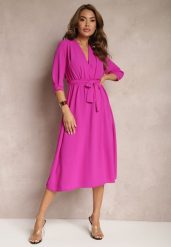 Fuksjowa Sukienka Canopis. Czerwone sukienki Renee, m, bez wzorów, z materiału, eleganckie, bez kołnierzyka, bez ramiączek, midi, kopertowe. W wyprzedaży za 69.99 zł.