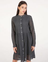 Ażurowa sukienka z bawełny. Szare sukienki Unisono, s, w ażurowe wzory, z bawełny, bez kołnierzyka, bez ramiączek, rozkloszowane. Za 179.00 zł.