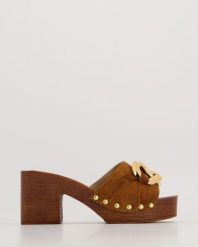 KLAPKI DREWNIAKI AMIL23-353 TAN Z. Klapki Venezia, bez wzorów, ze skóry, bez obcasa, na platformie, bez zapięcia. Za 229.00 zł.