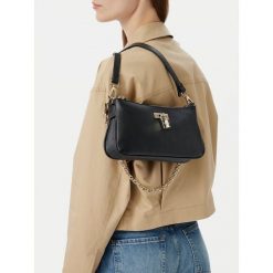 Torebka Nine West. Czarne torebki klasyczne Nine West, bez wzorów, klasyczne, bez dodatków. Za 229.99 zł.