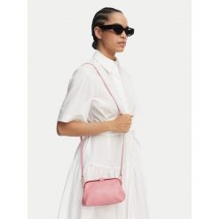 Torebka Balagan. Czerwone listonoszki BALAGAN, bez wzorów, bez dodatków. Za 659.99 zł.