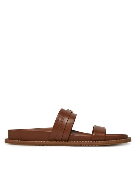 MICHAEL Michael Kors Klapki Mandy Flat Sandal 40S5MAFS2L Brązowy. Brązowe klapki MICHAEL Michael Kors, bez wzorów, ze skóry, bez obcasa, bez zapięcia. Za 419.99 zł.