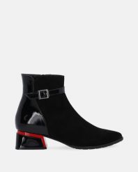 ZAMSZOWE BOTKI Z NOSKIEM W SZPIC 0085432S 4526 BL. Botki Venezia, bez wzorów, ze skóry, bez obcasa, bez zapięcia. Za 359.00 zł.